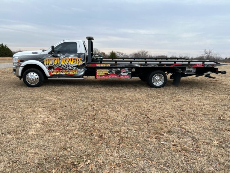 Auto Lovers Towing Vehicle Wrap