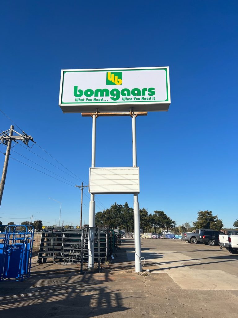 Bomgaars Commercial Signage – Duncan